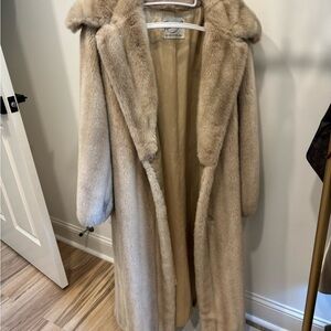 Vintage HICKMANS Fur Elegant Cream Fur Coat